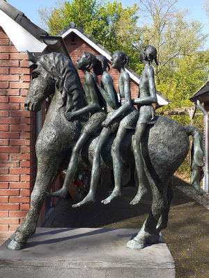 Peter Pel - Aymijns dochters (Left)(Bronze)
